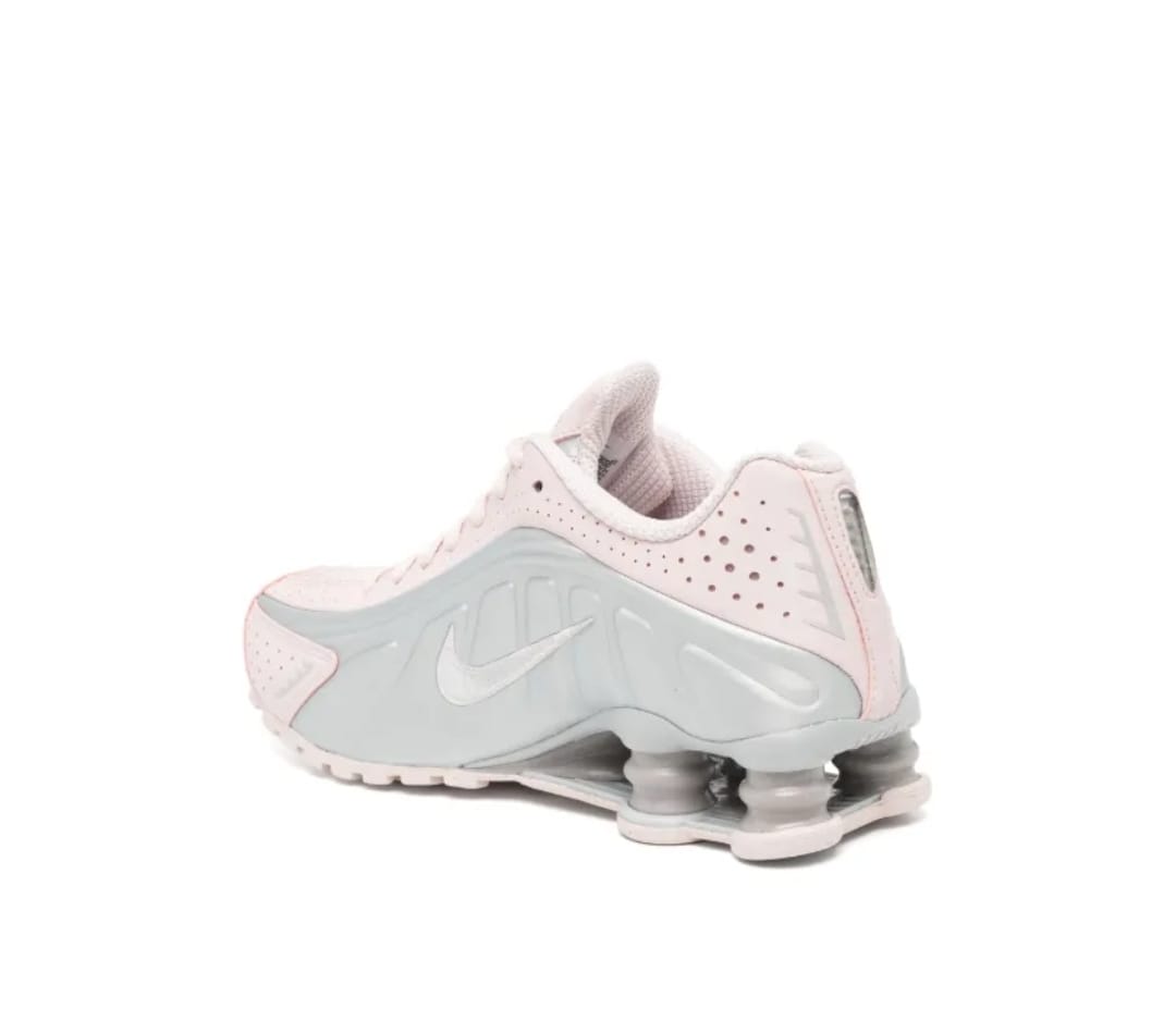 Nike Shox R4 Barely Rose Metallic Platinum - Image 3
